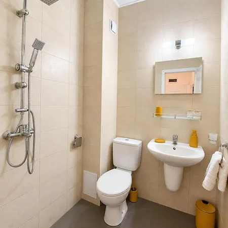 Flora Apartment *